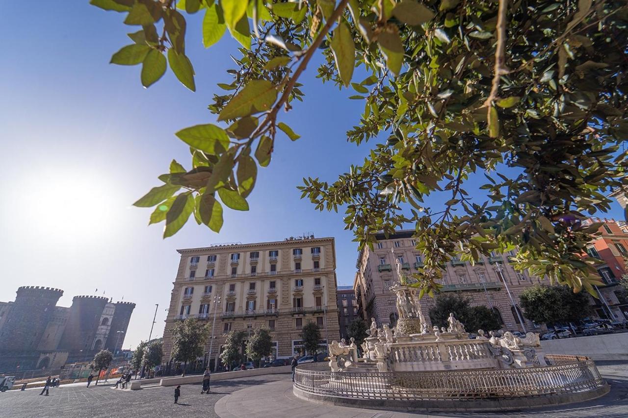 Hotel Royal Art H. Duomo, Napoli Centro Esterno foto Fountain of the Three Graces