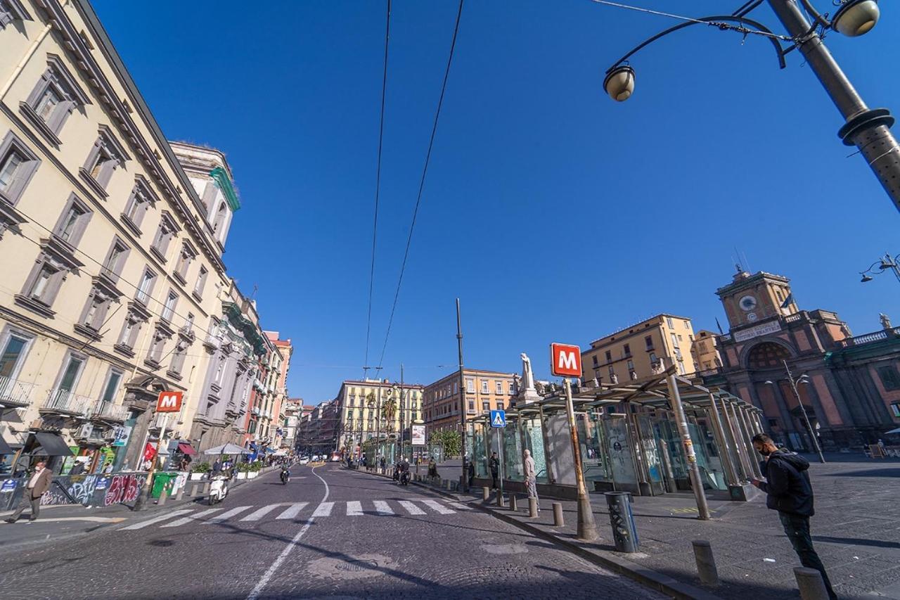 Hotel Royal Art H. Duomo, Napoli Centro Esterno foto The station entrance