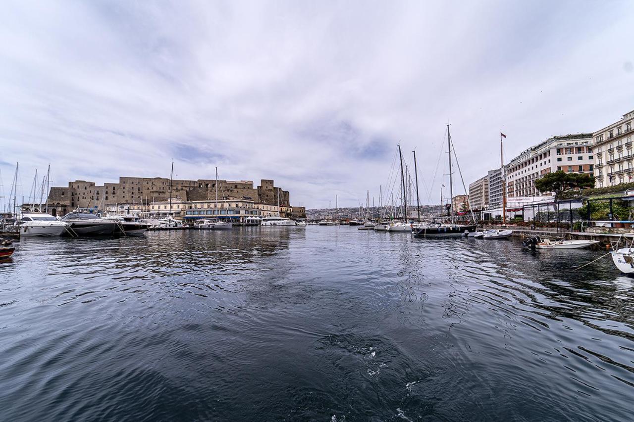 Hotel Royal Art H. Duomo, Napoli Centro Esterno foto The port of Heraklion