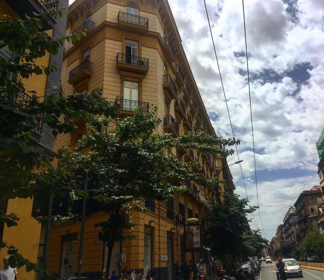 Hotel Royal Art H. Duomo, Napoli Centro Esterno foto The building of the Academy of Athens