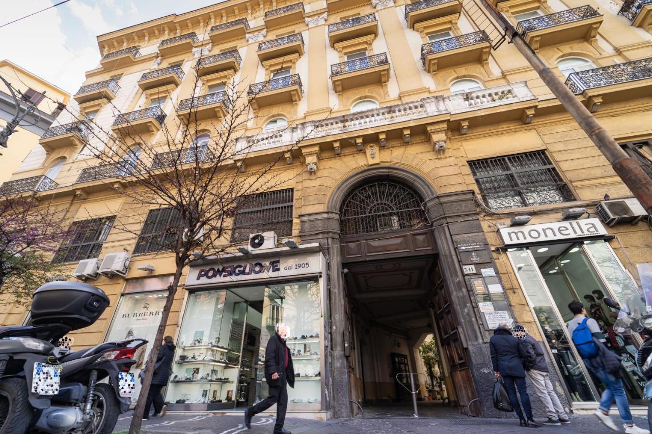 Hotel Royal Art H. Duomo, Napoli Centro Esterno foto The building of the Academy of Athens