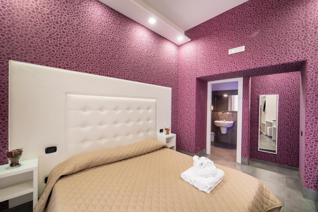 Hotel Royal Art H. Duomo, Napoli Centro Esterno foto A room at the hotel