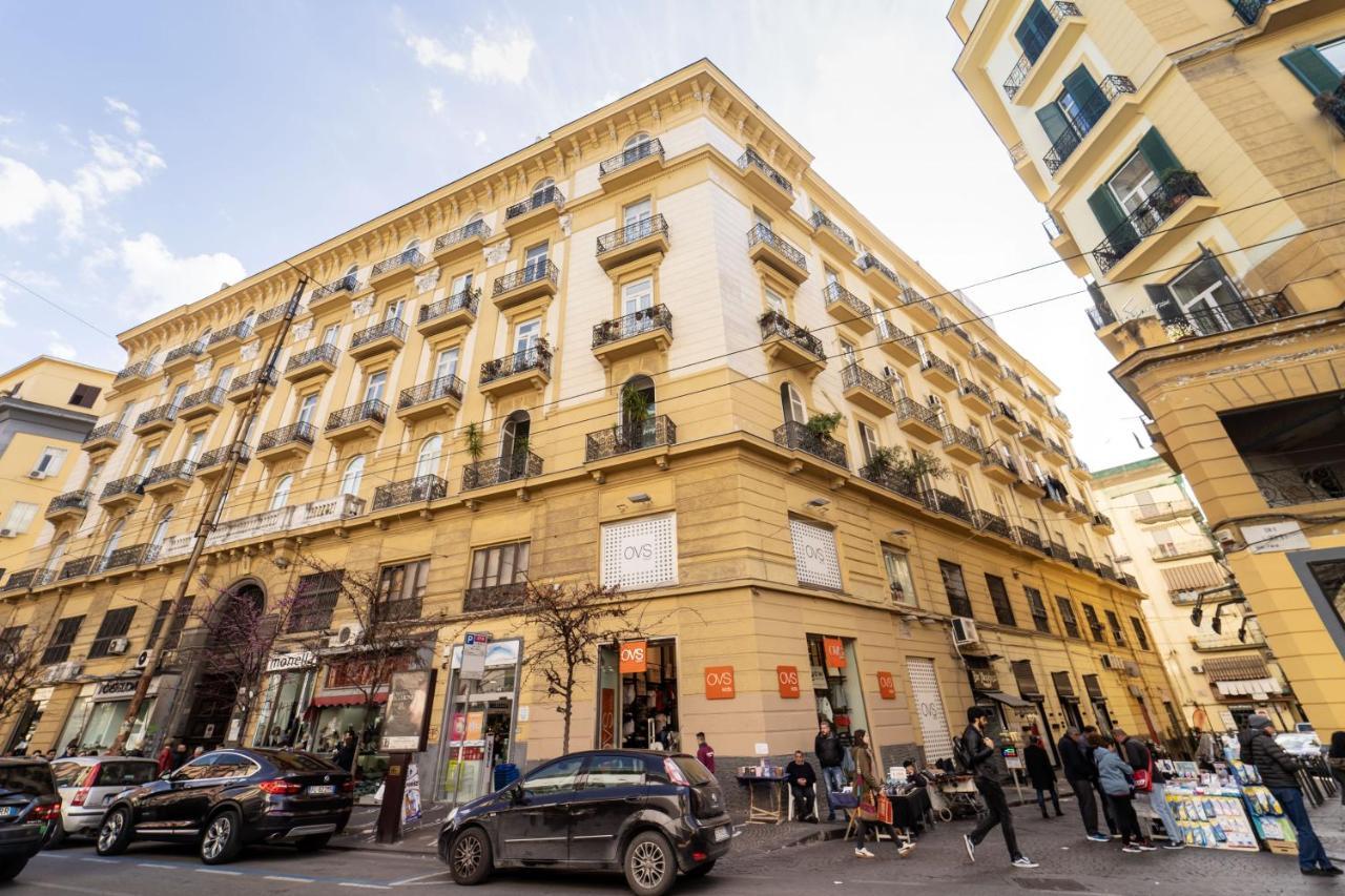 Hotel Royal Art H. Duomo, Napoli Centro Esterno foto The building of the university library
